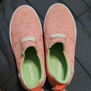 XTRATUF Women's Coral Slip-On Flats